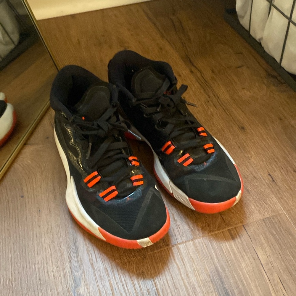 Nike Zion Jordans Men’s Size 7